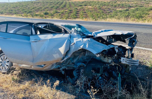 Trafik kazası: 1 &ouml;l&uuml;, 1 yaralı