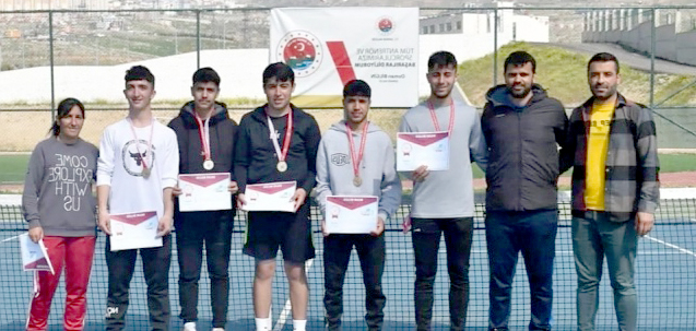 Okul Sporları Gençler Tenis Bölge Birinciliği müsabakaları sona erdi