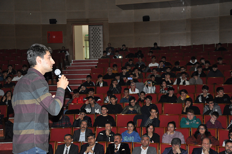 "Ahmedi Hani Şiirlerini G&uuml;zel Okuma Yarışması" yapıldı