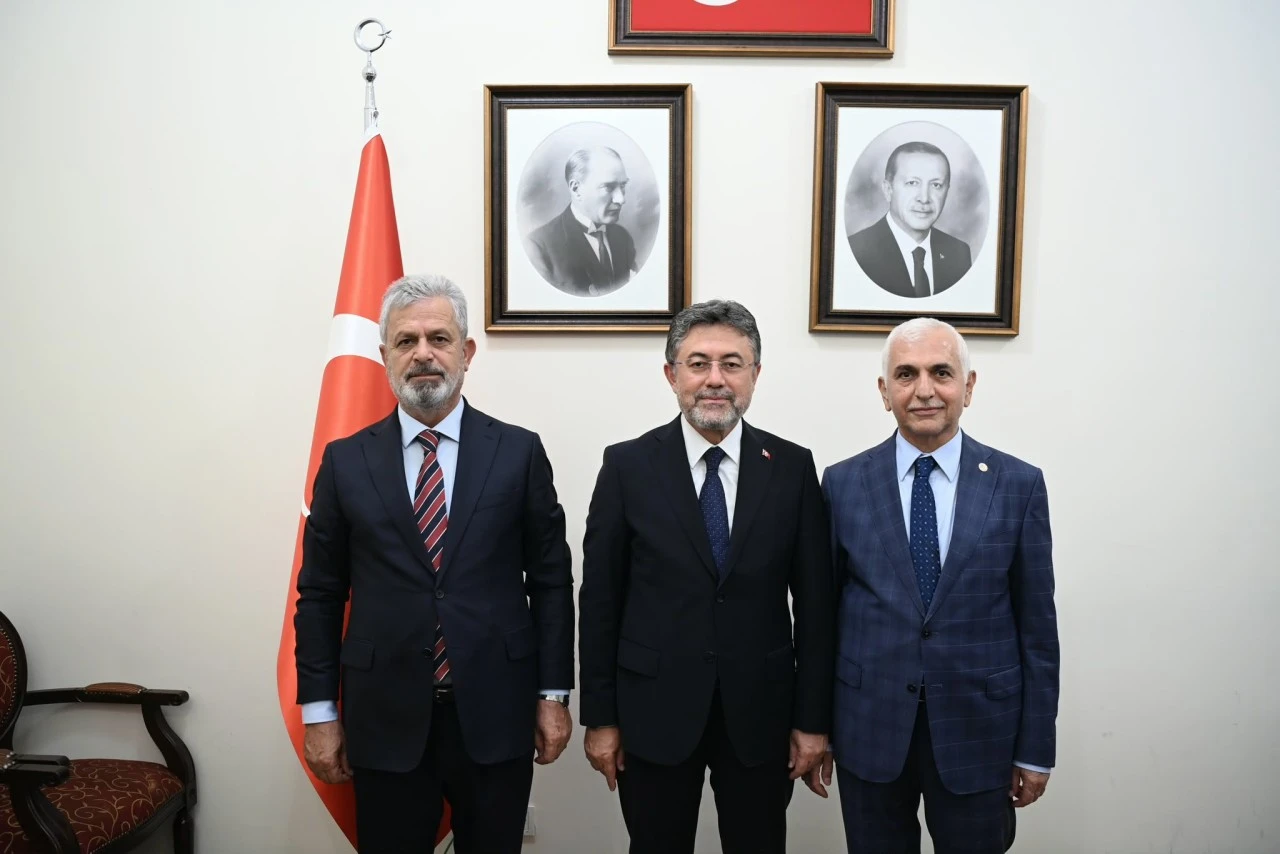 AK Parti Siirt Milletvekili G&uuml;l, Tarım ve Orman Bakanı Yumaklı'yı Ziyaret Etti