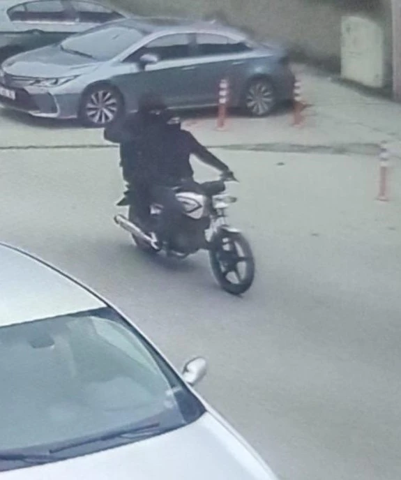 Batman'da kuyumcuyu yaralayan zanlılar bir miktar altınla ka&ccedil;tı