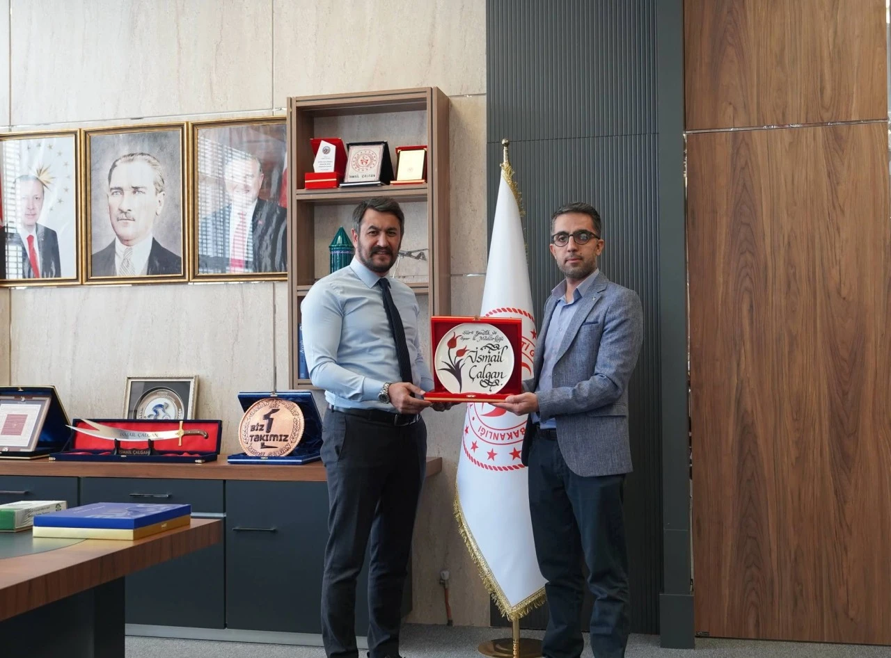 Ensar Vakfı Siirt Şubesi&rsquo;nden Gen&ccedil;lik ve Spor İl M&uuml;d&uuml;r&uuml; &Ccedil;algan&rsquo;a ziyaret
