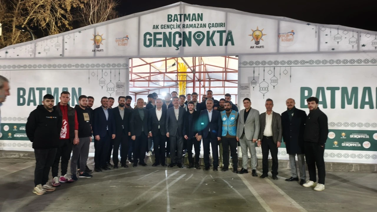 AK Parti&nbsp;Batman&nbsp;Milletvekili Nasıroğlu, iftar &ccedil;adırını ziyaret etti