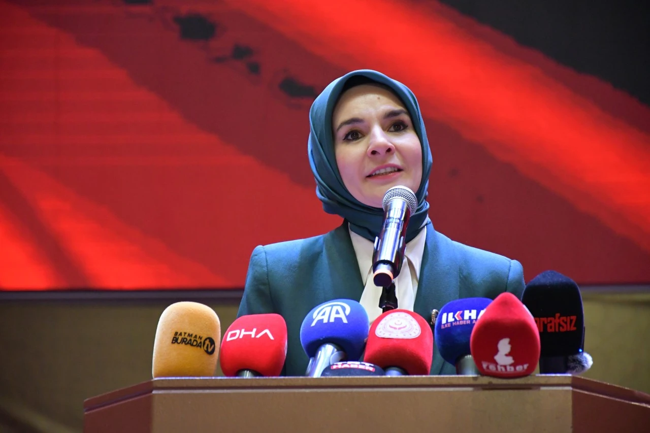 Aile ve Sosyal Hizmetler Bakanı G&ouml;ktaş,&nbsp;Batman'da konuştu