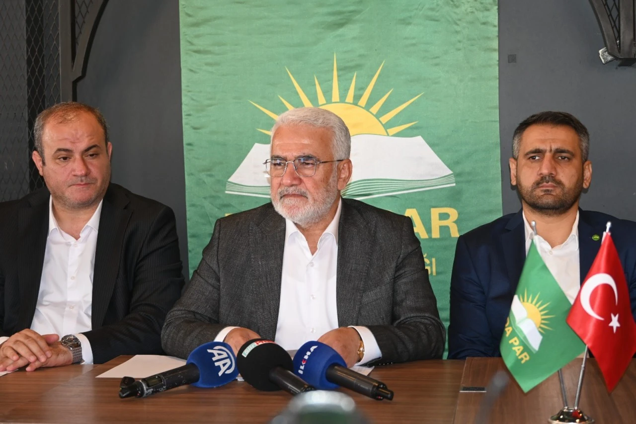 H&Uuml;DA PAR Genel Başkanı Yapıcıoğlu Siirt&rsquo;te &ouml;nemli mesajlar verdi!