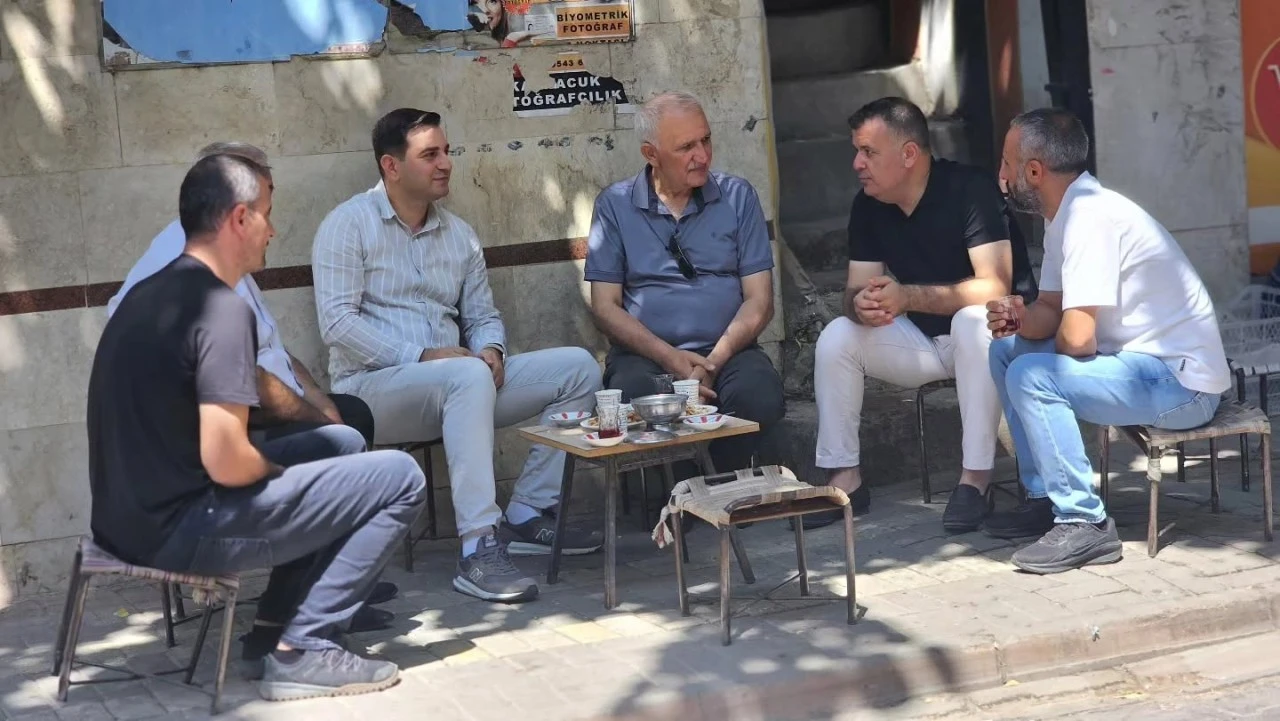 Kaymakam Buzkaya, Cuma namazı sonrası vatandaşlarla bir araya geldi
