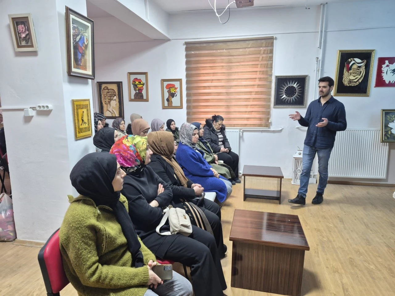 Kozluk'ta annelere y&ouml;nelik eğitim programı d&uuml;zenlendi