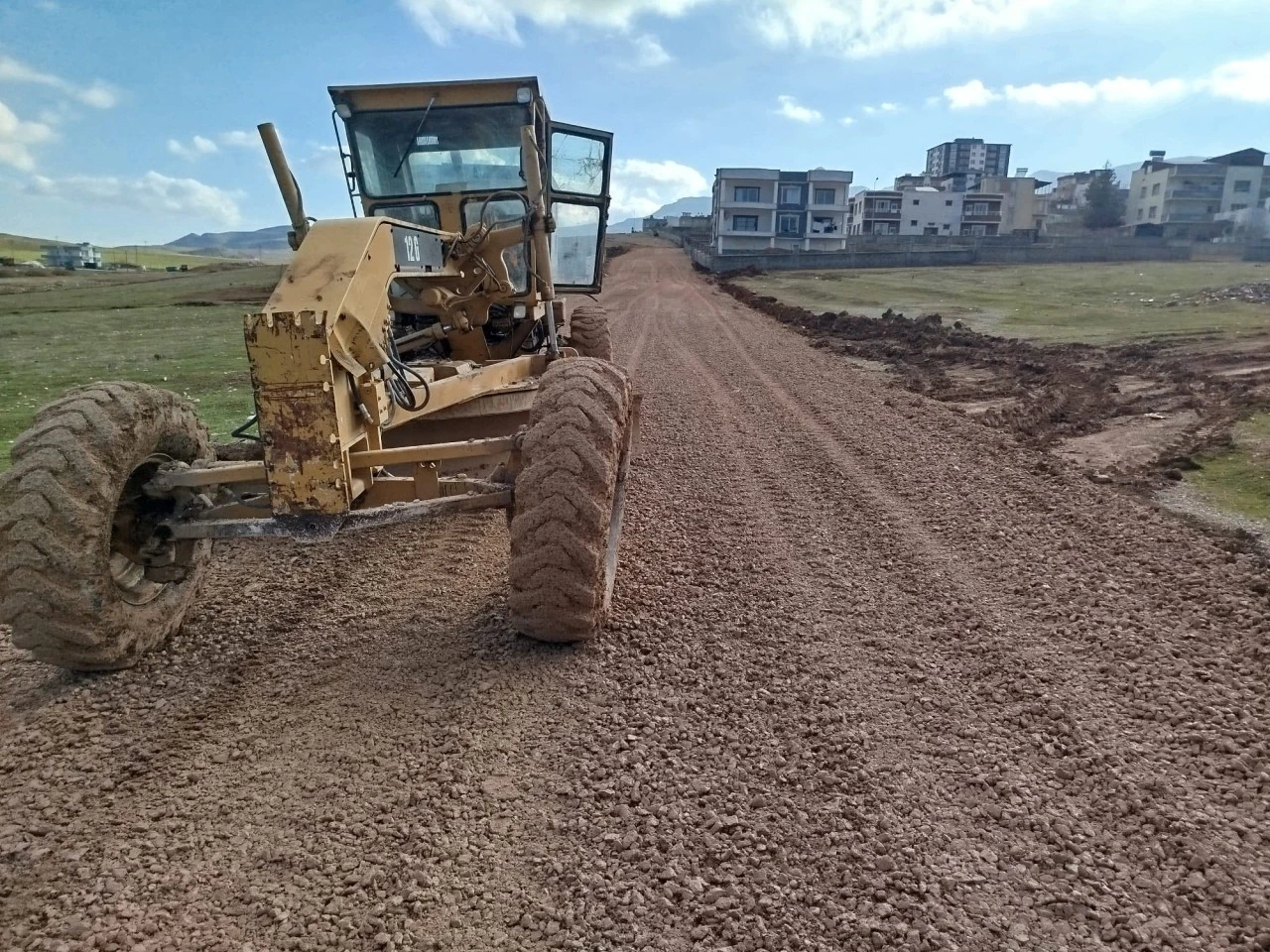 Kurtalan Belediyesi&rsquo;nden Kenar Mahallelerde Yol &Ccedil;alışması