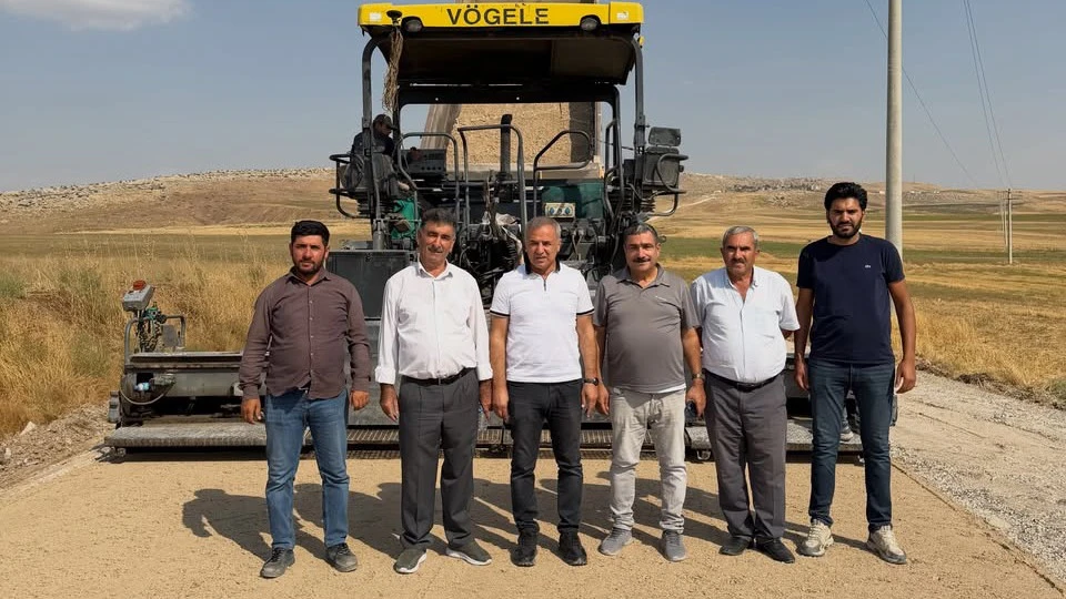 Kurtalan&rsquo;da 5 K&ouml;y&uuml; Birbirine Bağlayan Yolda &Ccedil;alışma S&uuml;r&uuml;yor!