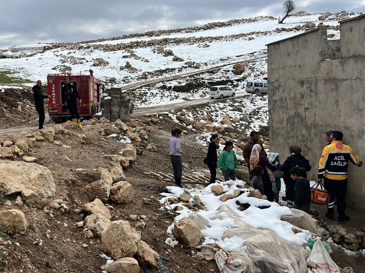 Kurtalan&rsquo;da Ev Yangınında Mahsur Kalan İki &Ccedil;ocuk Kurtarıldı