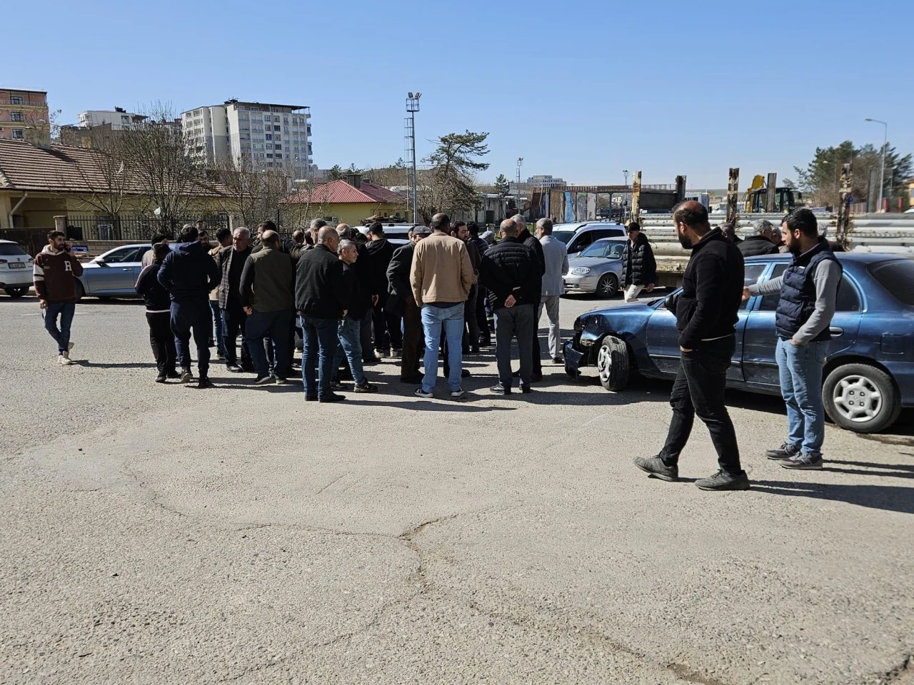 Kurtalan&rsquo;da Otomobil ile Motosiklet &Ccedil;arpıştı: 1 Yaralı