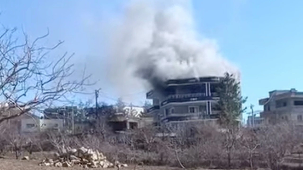 Kurtalan&rsquo;da K&ouml;y Evinde &Ccedil;ıkan Yangın Korkuttu