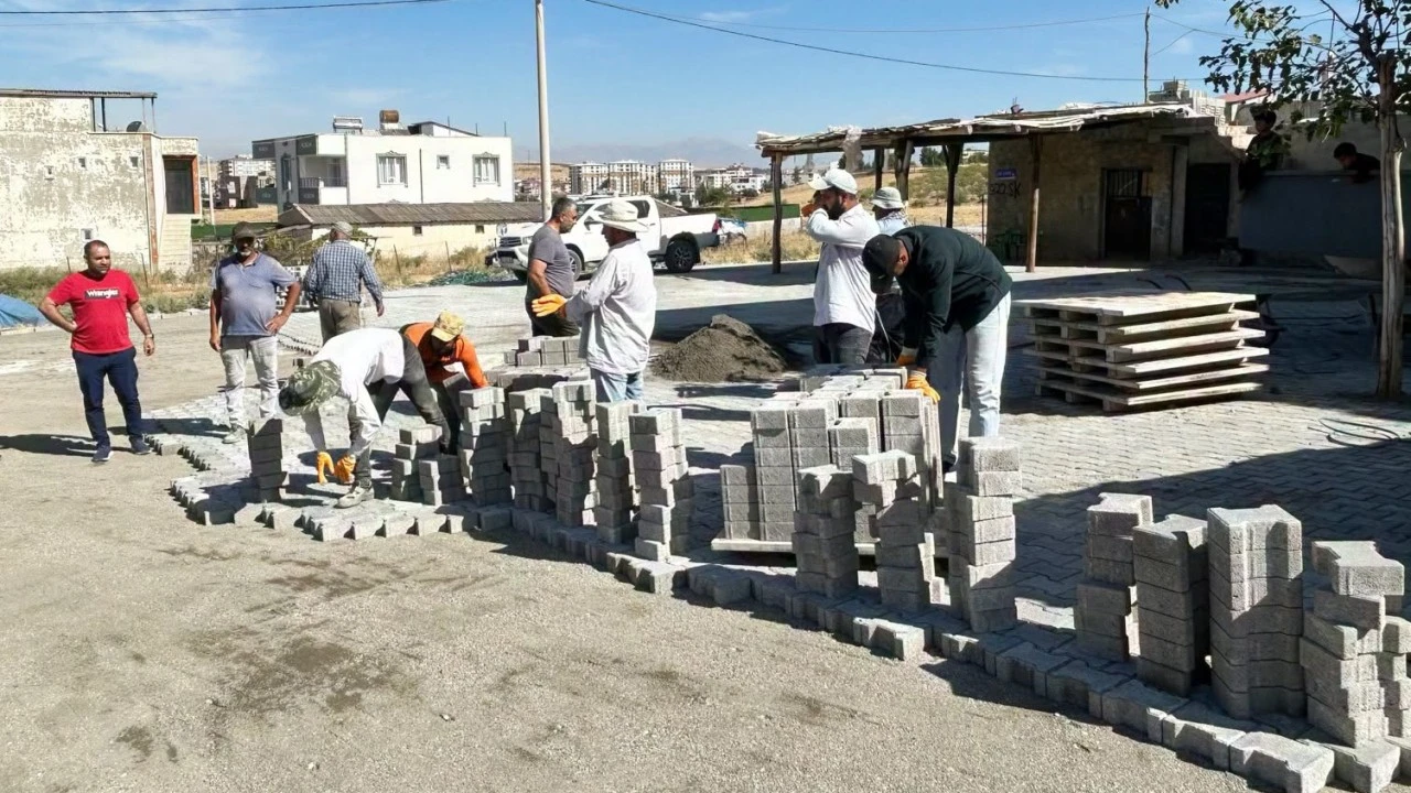 Kurtalan&rsquo;da K&uuml;lt&uuml;r ve Cumhuriyet mahallelerinde parke mesaisi