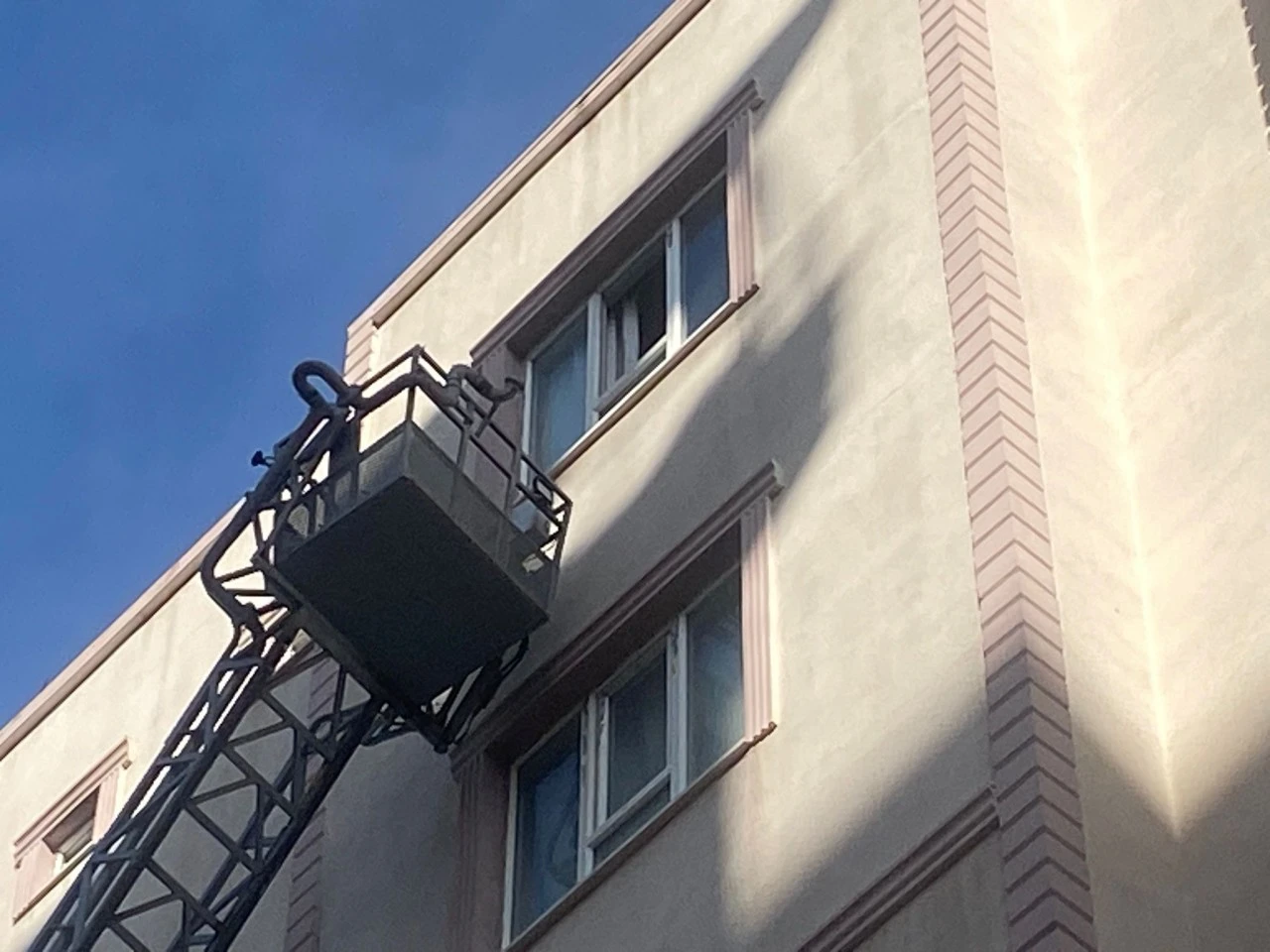 Kurtalan&rsquo;da Ocakta Unutulan Yemek Paniğe Yol A&ccedil;tı