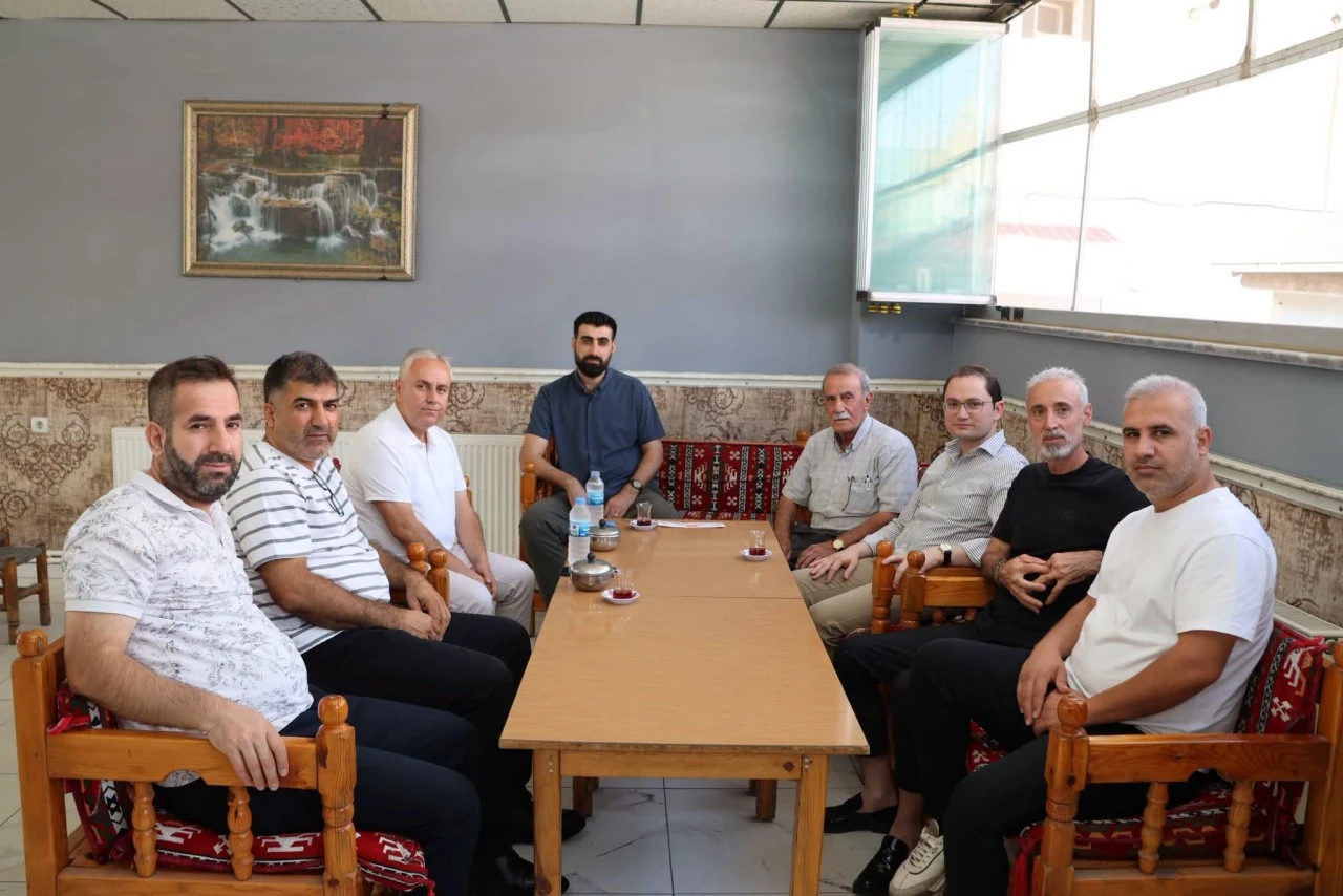 Kurtalan Kaymakamı Başara esnafla bir araya geldi
