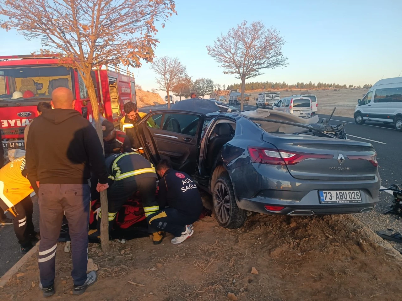Mardin'de otomobil ve tırın çarpıştığı kazada 1 kişi öldü, 2 kişi yaralandı