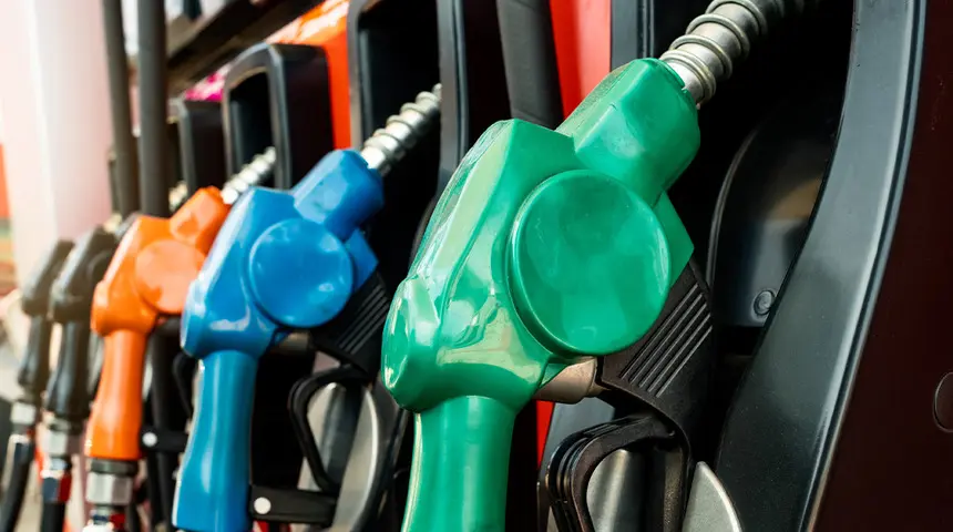 Motorine zam geldi, Siirt&rsquo;te 100 lirayı aştı: İşte g&uuml;ncel akaryakıt fiyatları