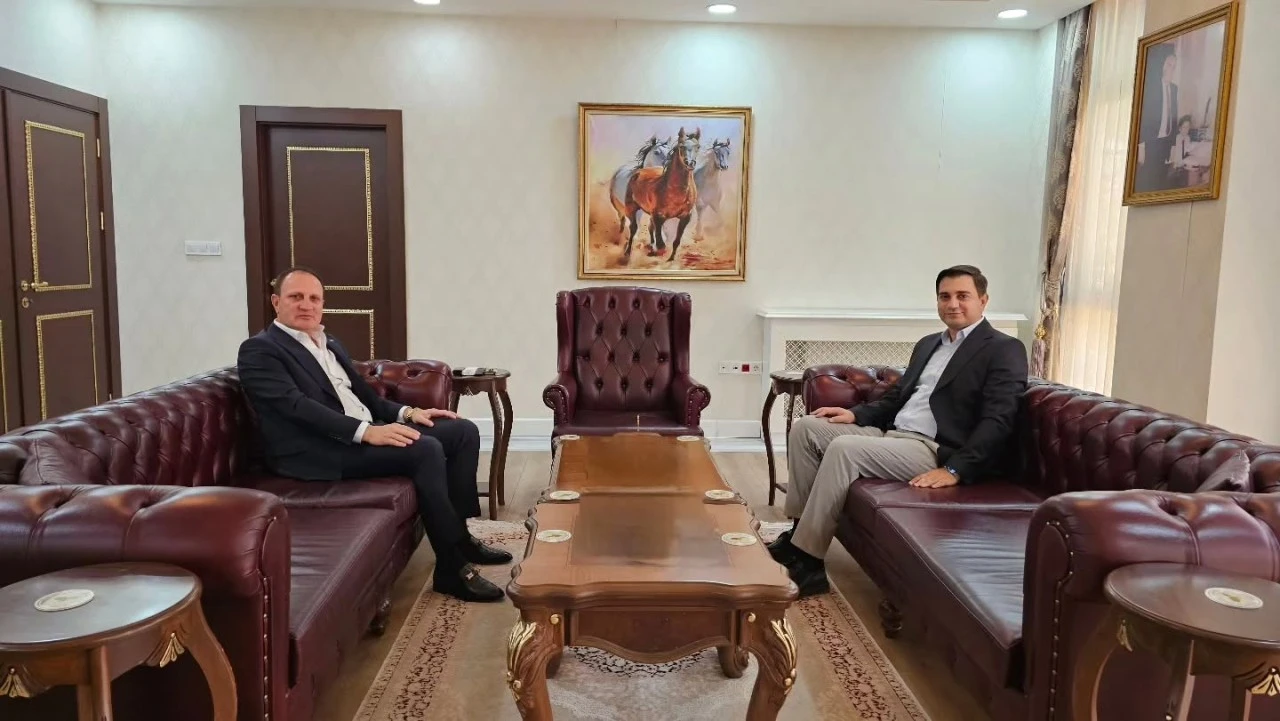 Pervari Kaymakamı Ali Buzkaya'dan Belediye Başkanı Tayyar &Ouml;zcan'a Ziyaret