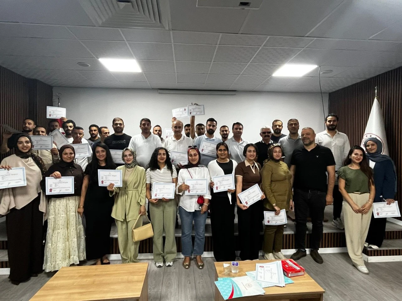 Siirt 112 Ambulans Personeline İş Sağlığı ve G&uuml;venliği Eğitimi Verildi