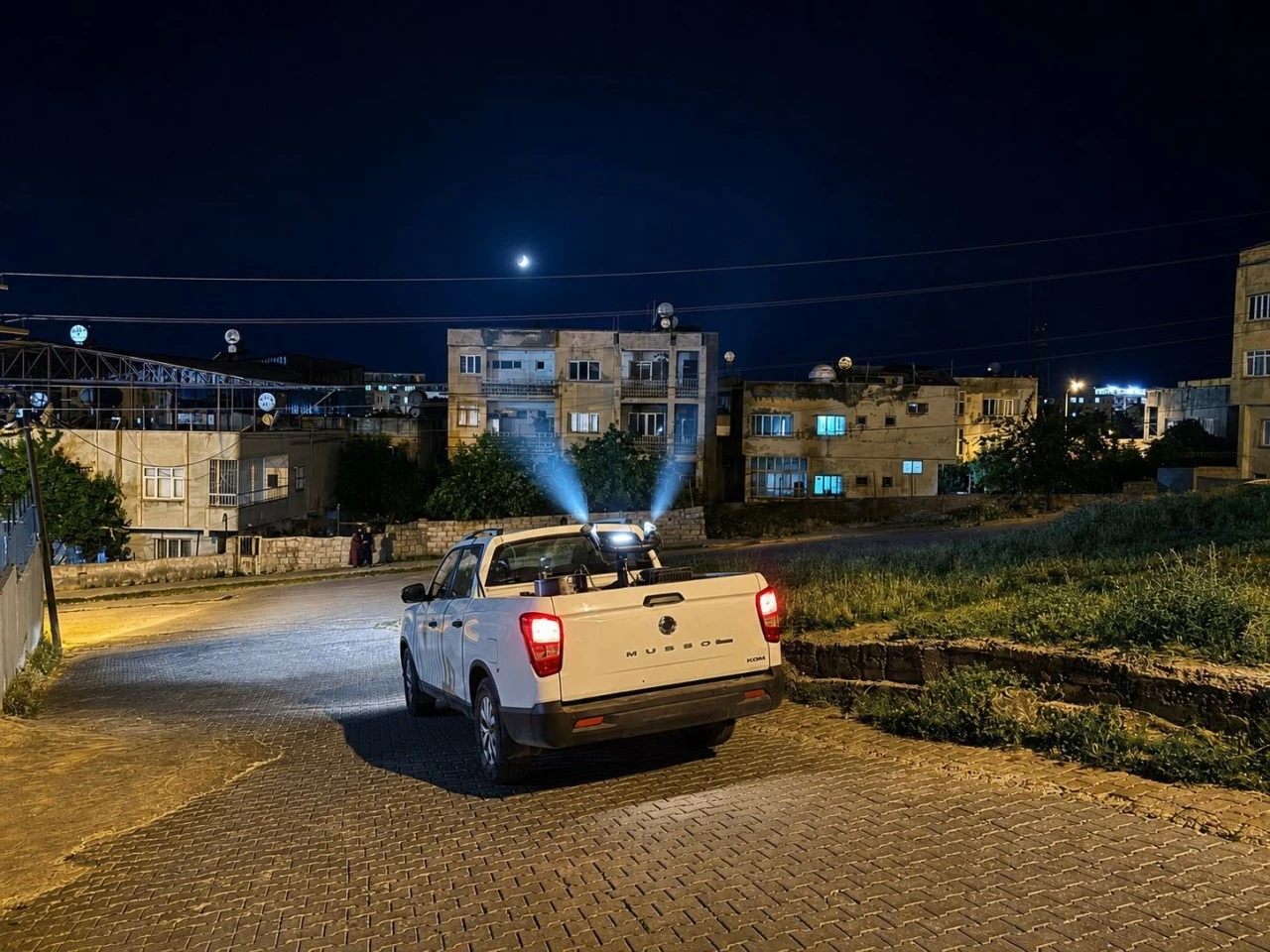 Siirt Belediyesi'nden Gece Boyu İla&ccedil;lama Mesaisi