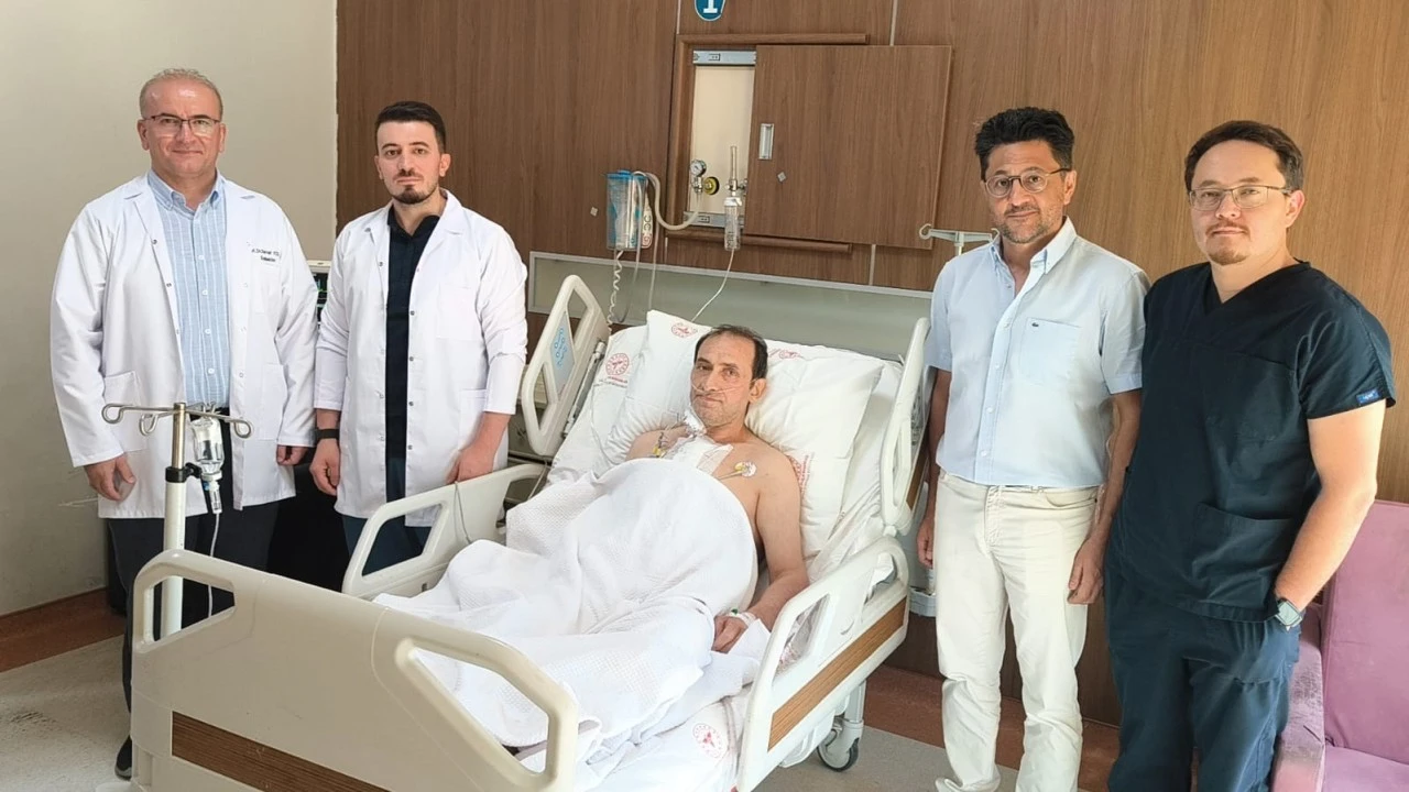 Siirt Eğitim ve Araştırma Hastanesinde iki hastaya a&ccedil;ık kalp ameliyatı yapıldı