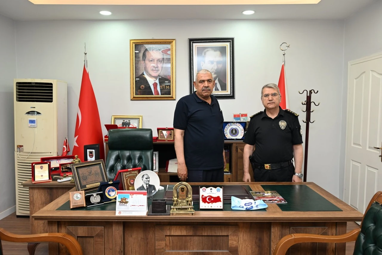 Siirt İl Emniyet M&uuml;d&uuml;r&uuml; &Ouml;zdemir'den Şehit ve Gazi Aileleri Federasyonu'na Ziyaret
