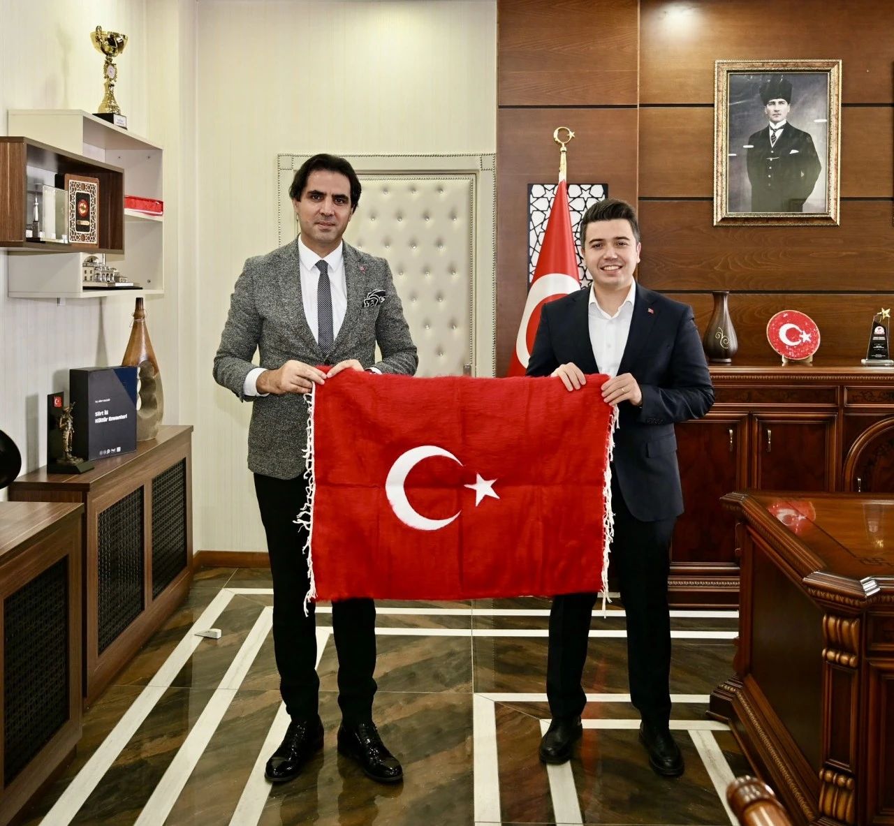 Siirt İl Milli Eğitim M&uuml;d&uuml;r&uuml; İlhan Saz&rsquo;dan Baykan Kaymakamı Mehmet G&uuml;ndoğdu&rsquo;ya ziyaret