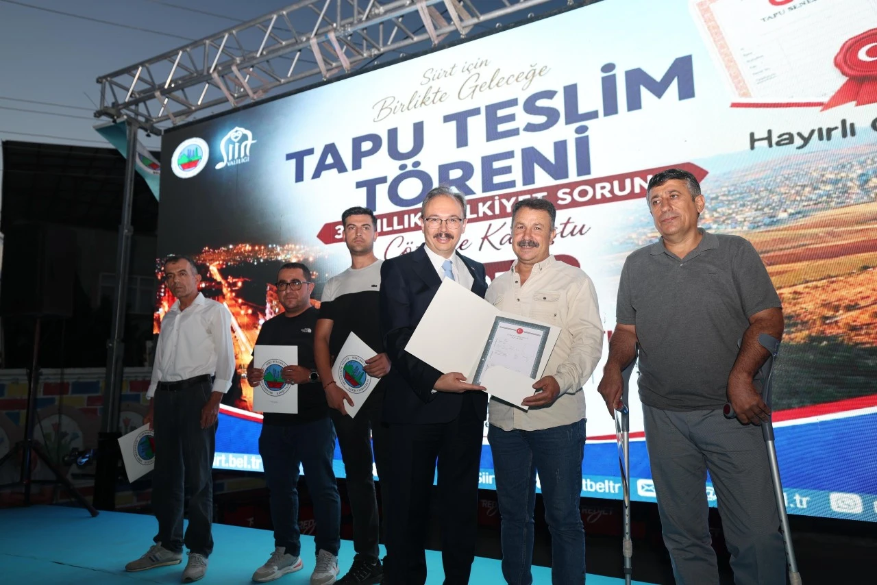 Siirt&rsquo;te 34 yıllık m&uuml;lkiyet sorunu &ccedil;&ouml;z&uuml;ld&uuml;: 497 vatandaş tapularına kavuştu