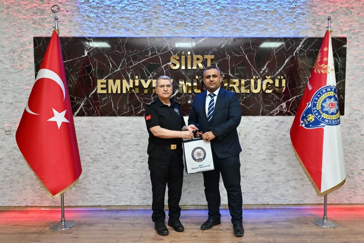 Siirt&rsquo;te Aksaray&rsquo;a tayini &ccedil;ıkan m&uuml;d&uuml;rden veda ziyareti