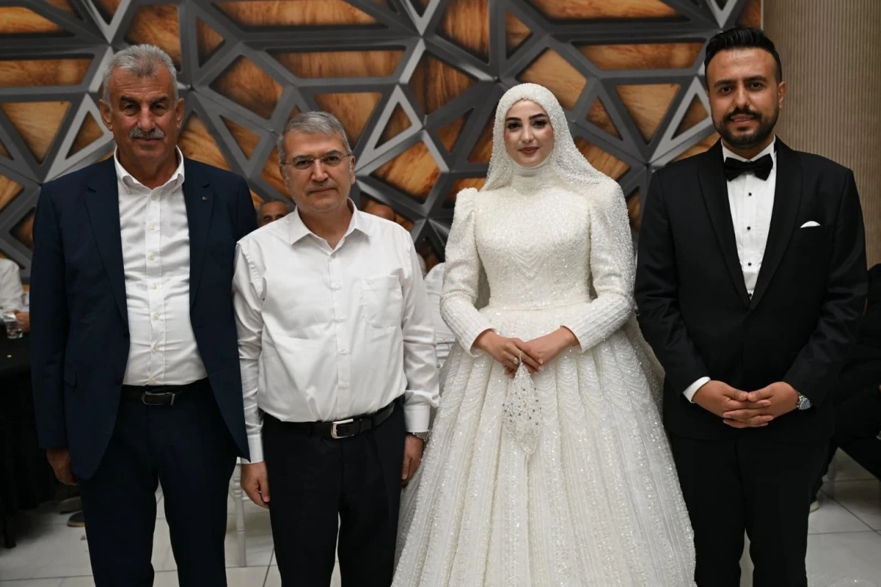 Siirt'te Akti ve Yusufoğlu ailelerinin mutlu g&uuml;n&uuml;