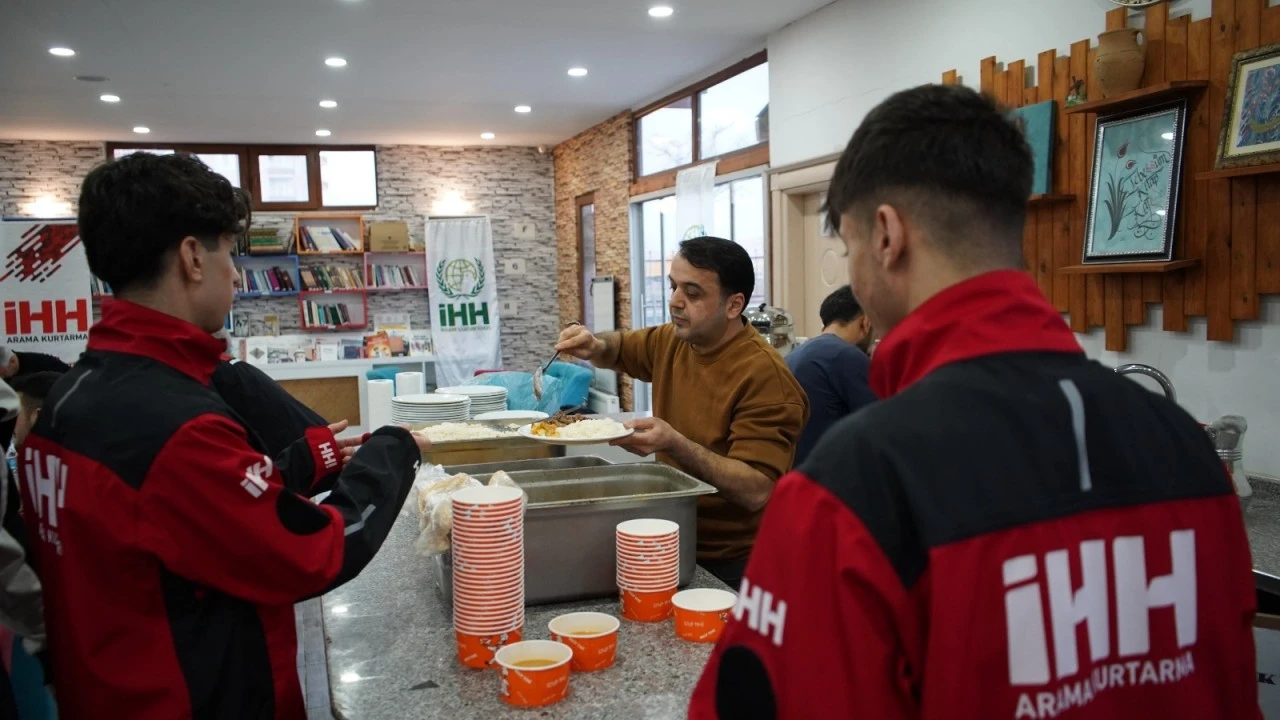 Siirt'te arama kurtarma ekipleri iftarda buluştu