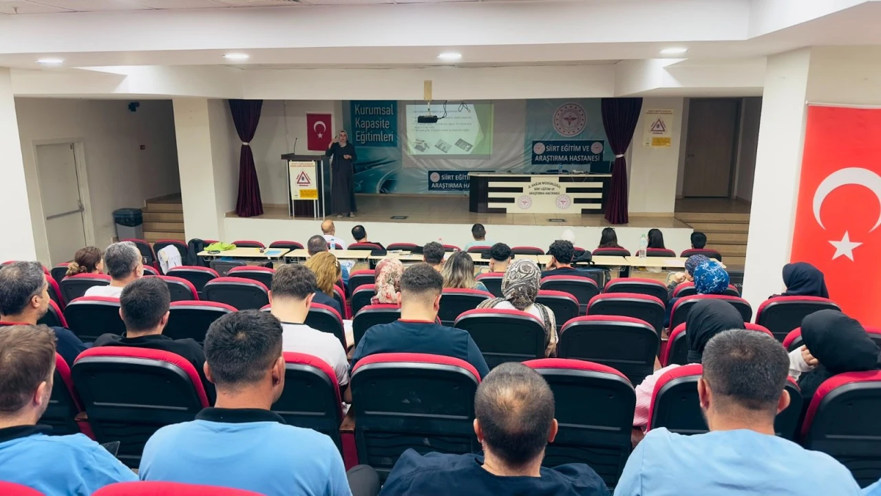 Siirt'te Atık Y&ouml;netimi Eğitimiyle Sağlıkta Kalite ve &Ccedil;evre Bilinci Desteklendi