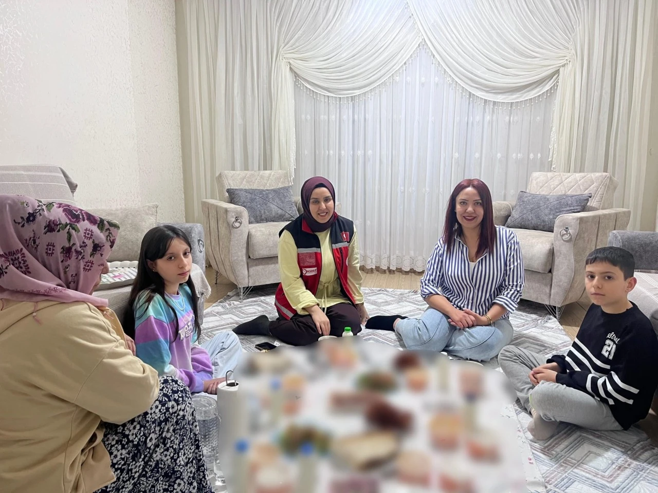 Siirt'te ebeveyn kaybı yaşamış ailelere ziyaret