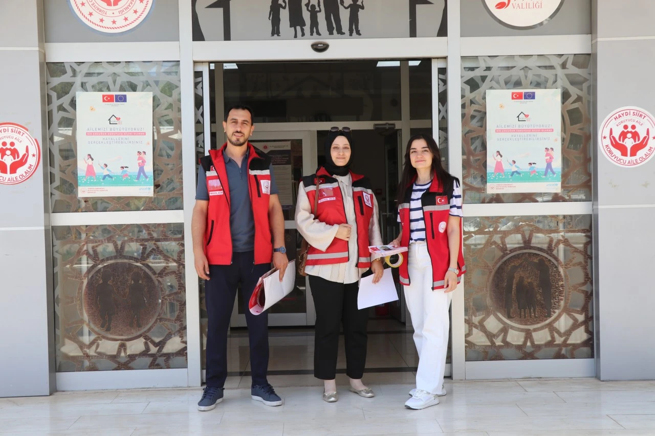 Siirt'te gen&ccedil;lerin yuva kurması i&ccedil;in k&ouml;y k&ouml;y gezerek evlilik desteğini anlatıyorlar