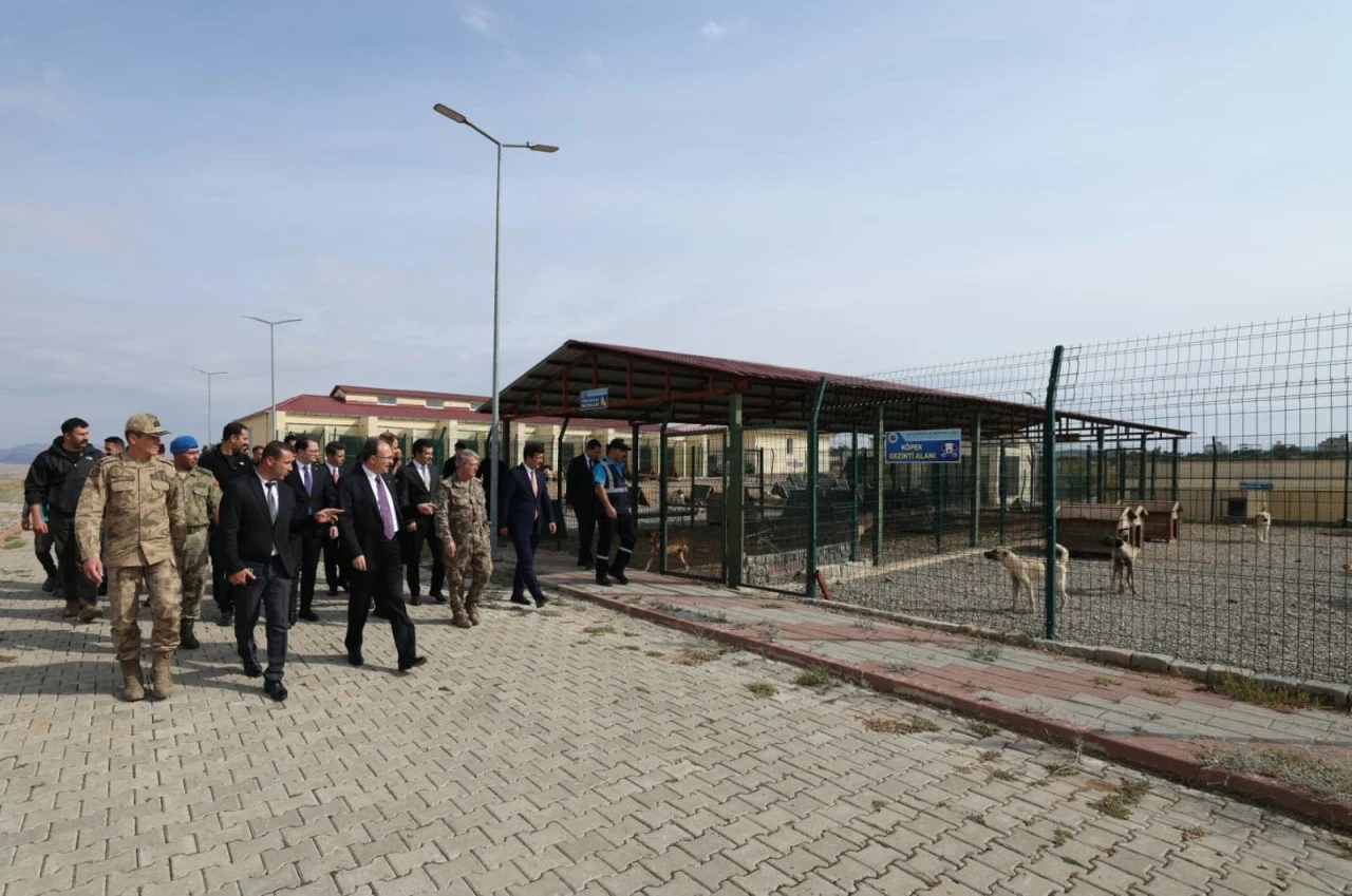 Siirt&rsquo;te &ldquo;G&uuml;venli Sokaklar&rdquo; hedefi i&ccedil;in yemek artıkları mamaya d&ouml;n&uuml;ş&uuml;yor