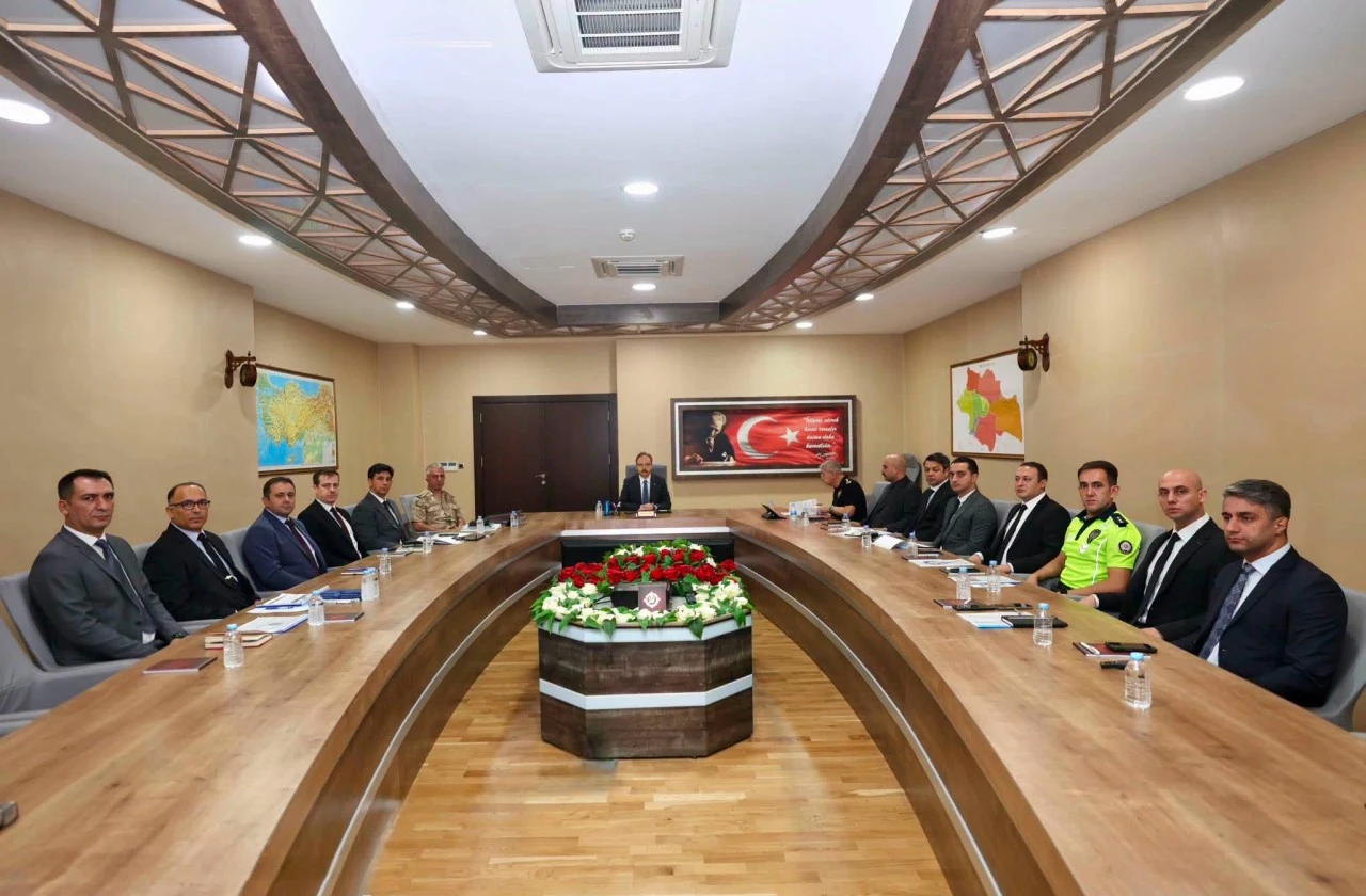 Siirt'te Haftalık G&uuml;venlik Toplantısında &Ouml;nemli G&uuml;ndem Maddeleri Ele Alındı