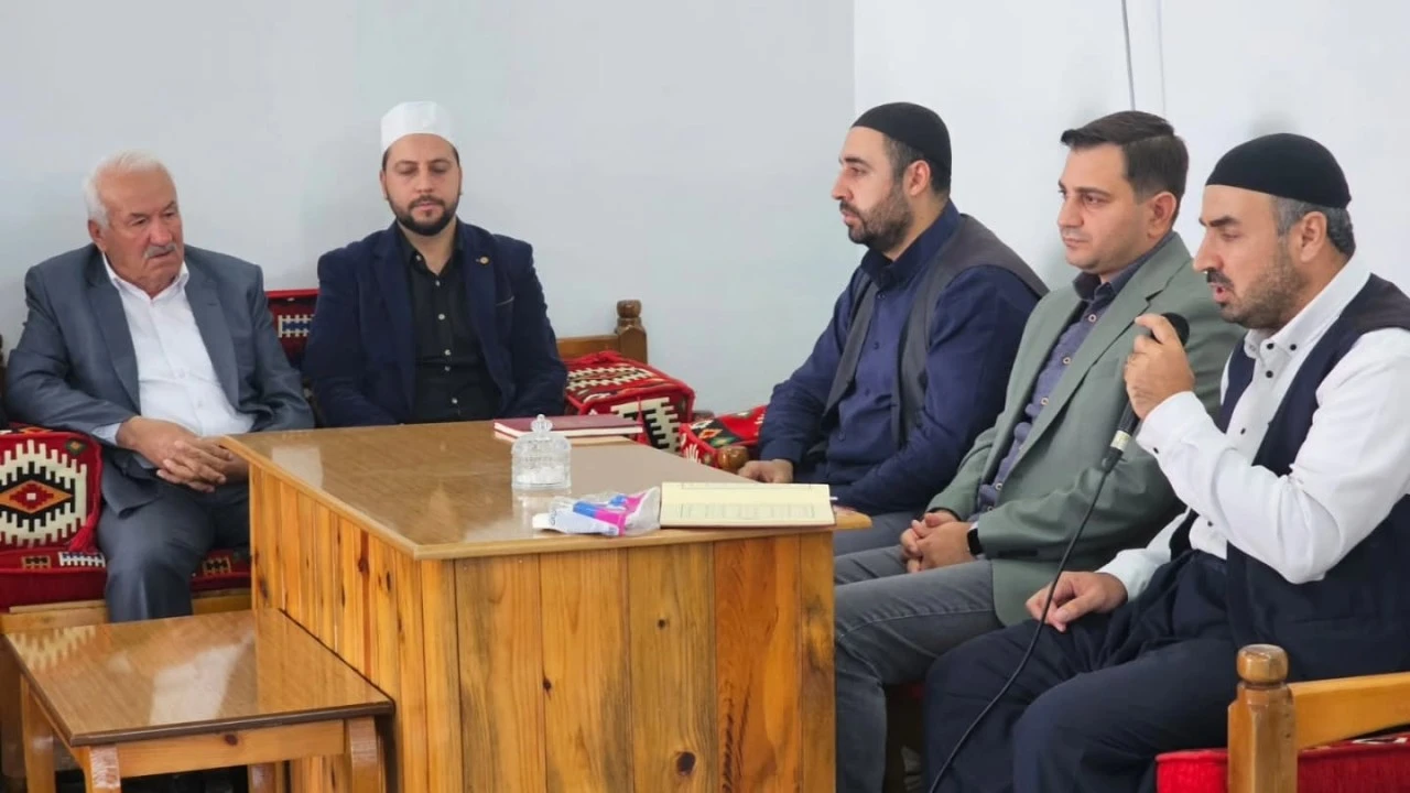 Siirt&rsquo;te kanaat &ouml;nderi &ouml;l&uuml;m&uuml;n&uuml;n yıl d&ouml;n&uuml;m&uuml;nde mevlitle anıldı