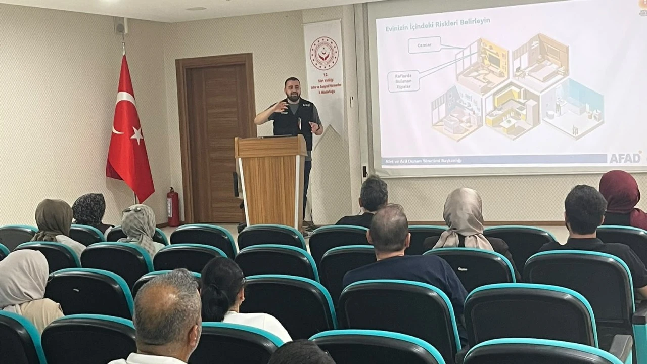 Siirt&rsquo;te kriz anlarına y&ouml;nelik dikkat &ccedil;eken eğitim