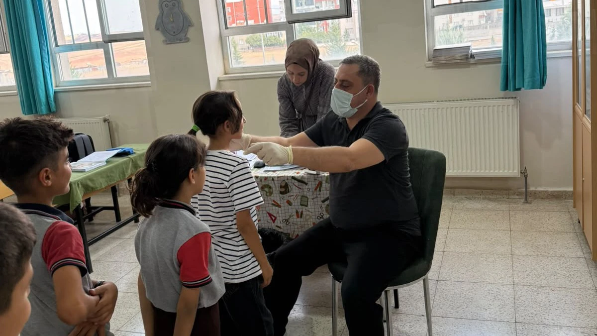 Siirt&rsquo;te &Ouml;ğrenciler Diş Sağlığı İ&ccedil;in Kontrolden Ge&ccedil;ti