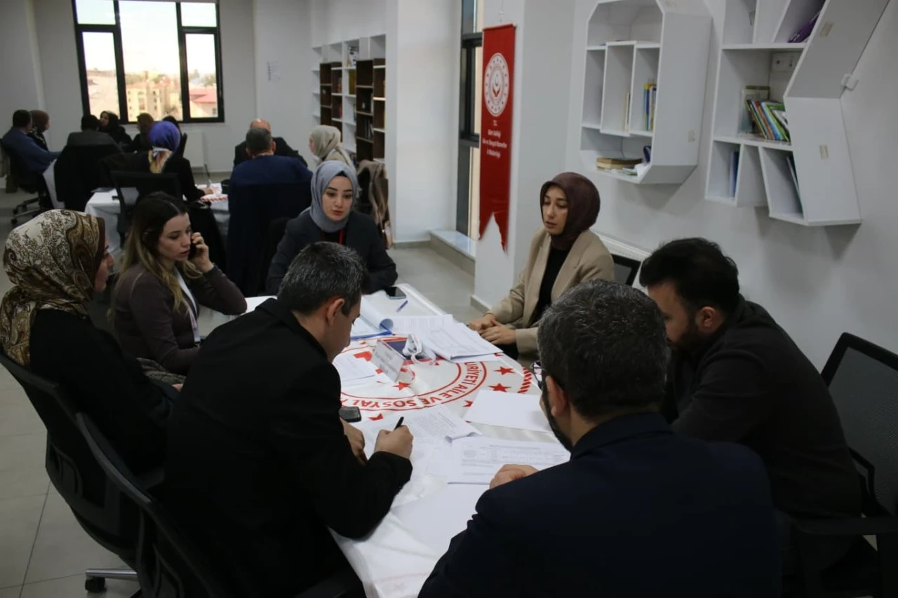Siirt'te "Kadına Y&ouml;nelik Şiddetle M&uuml;cadele İl Eylem Planı &Ccedil;alıştayı" yapıldı
