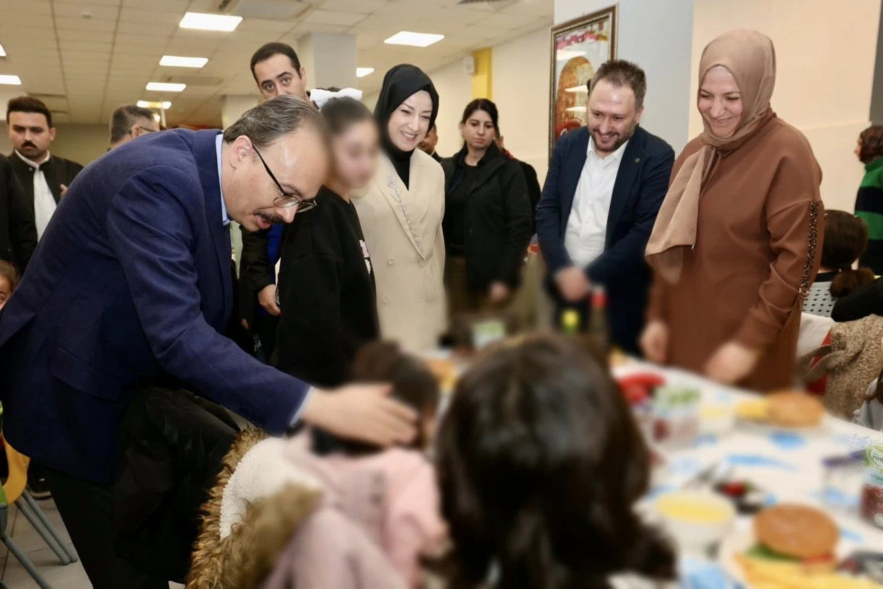 Siirt&rsquo;te &ldquo;Sevgi Sofrası&rdquo; Geleneği Bu Yıl da Devam Etti