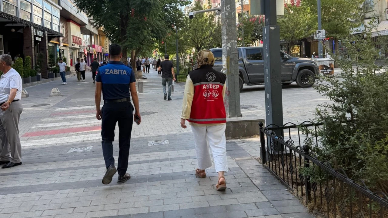 Siirt'te Sokakta &Ccedil;alıştırılan &Ccedil;ocuklara Yakın Takip