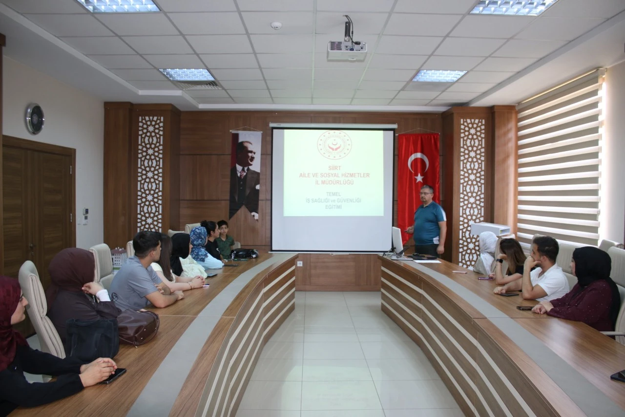 Siirt'te Stajyer &Uuml;niversite &Ouml;ğrencilerine İş Sağlığı ve G&uuml;venliği Eğitimi Verildi