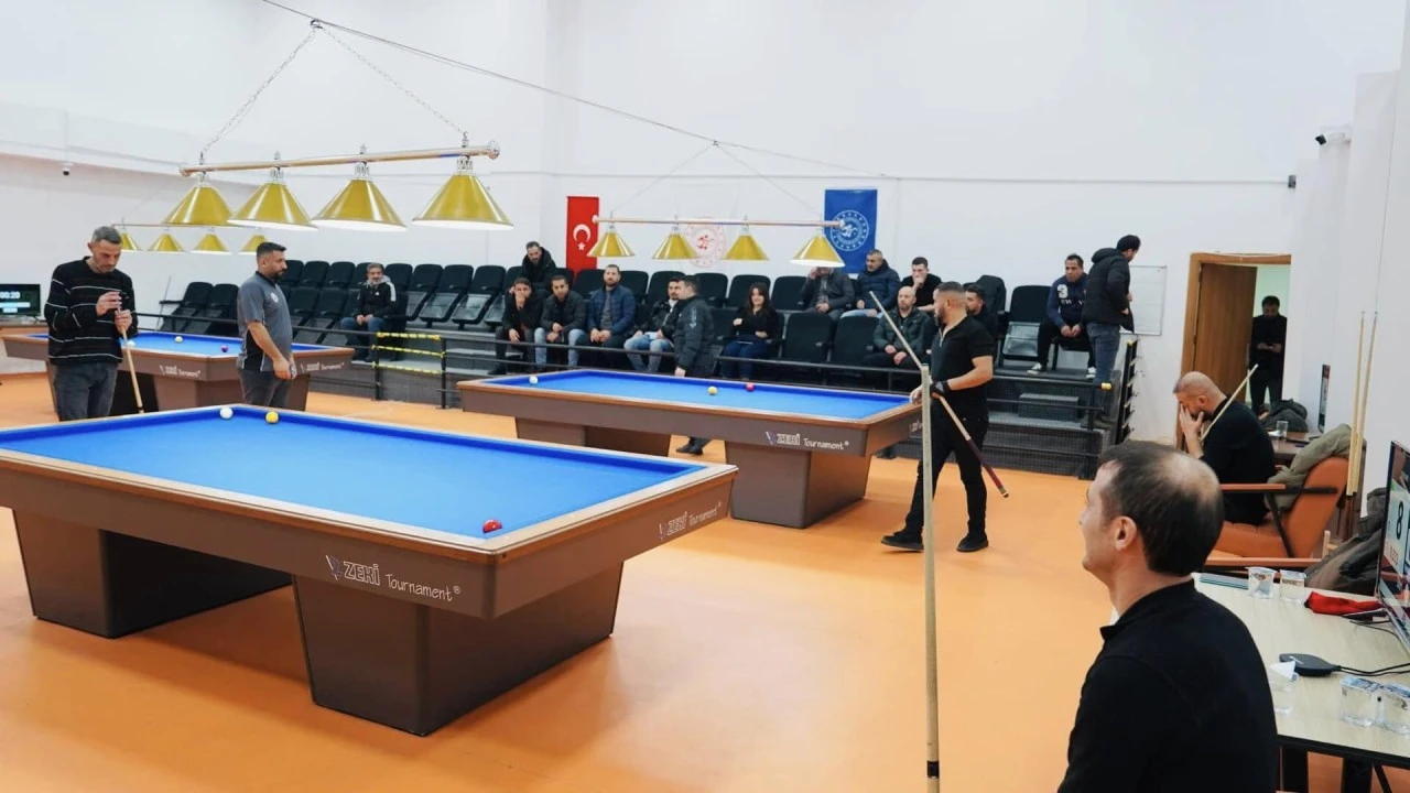 Siirt&rsquo;te &Uuml;&ccedil; Bant İl Şampiyonası Devam Ediyor