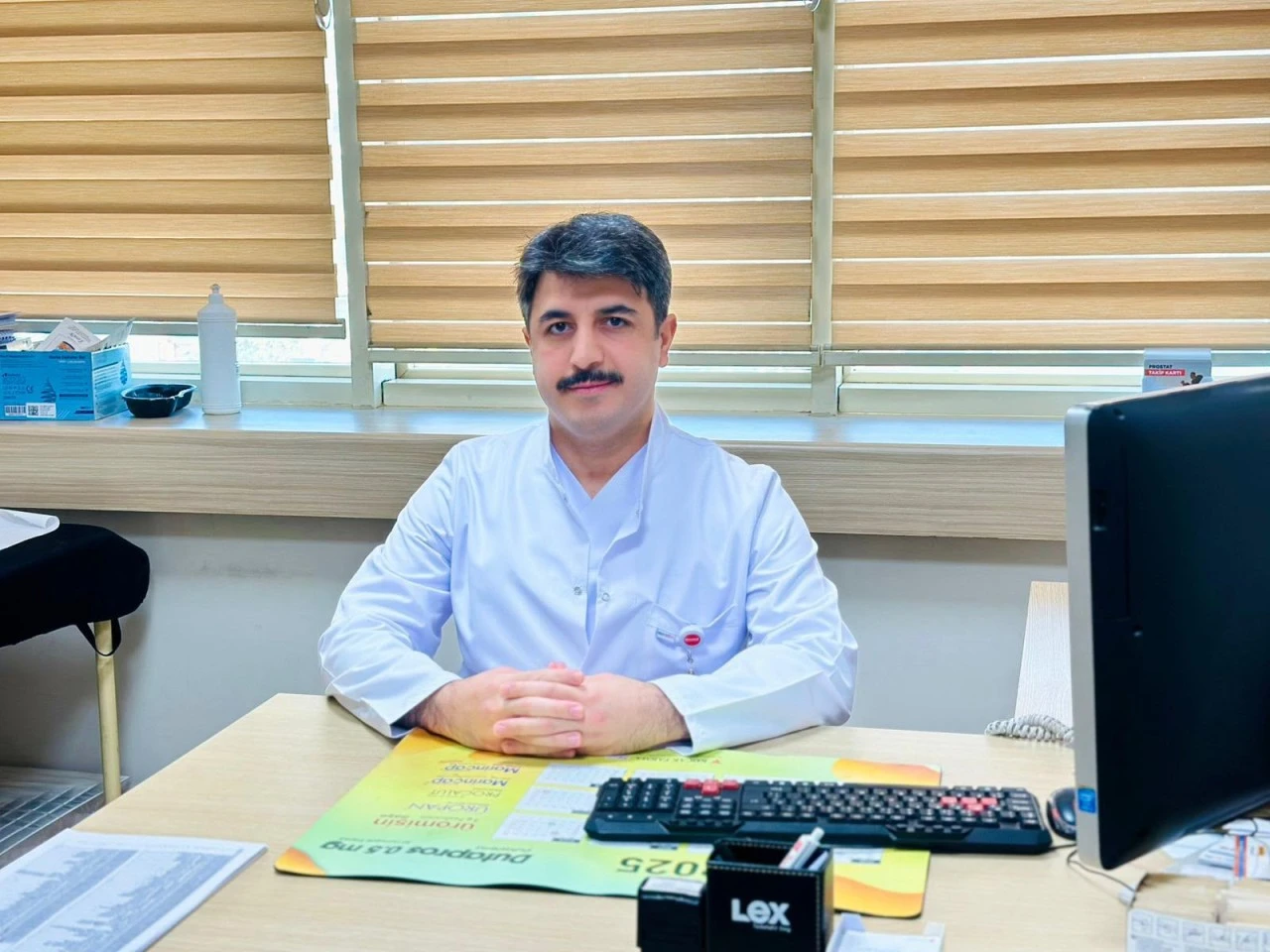 Siirt'te &Uuml;roloji Uzmanı Ataman'dan B&ouml;brek Taşı Uyarısı: &ldquo;&Ccedil;ok Su İ&ccedil;iyorum&rdquo; Demek Yetmiyor