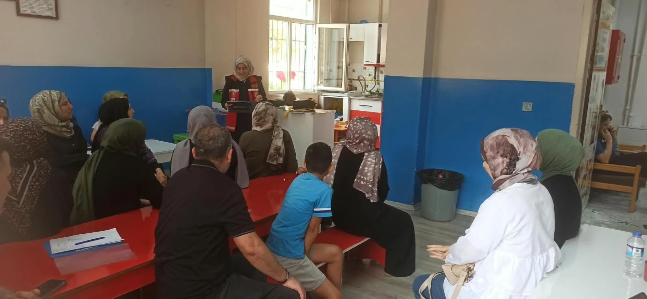 Siirt&rsquo;te velilere &ldquo;Okul ve Aile Hayatı&rdquo; eğitimi verildi