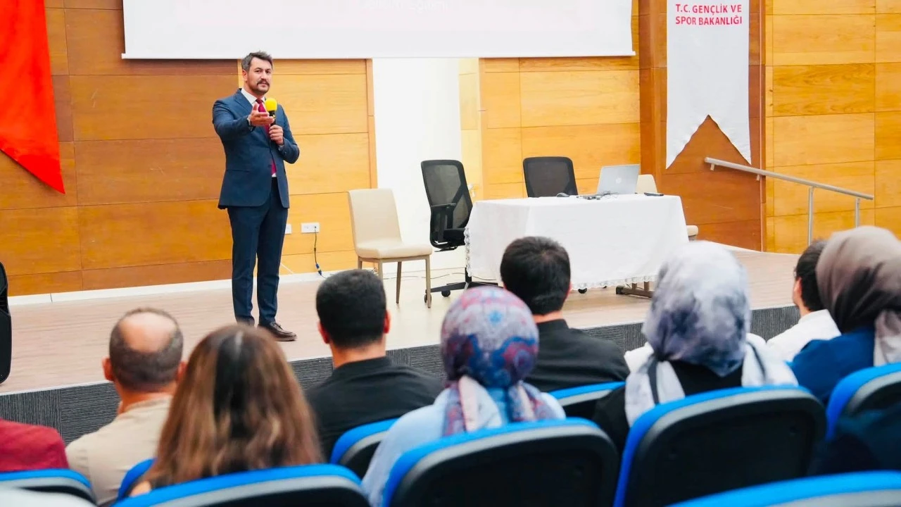 Siirt&rsquo;te yurt y&ouml;netim personeline gelişim semineri
