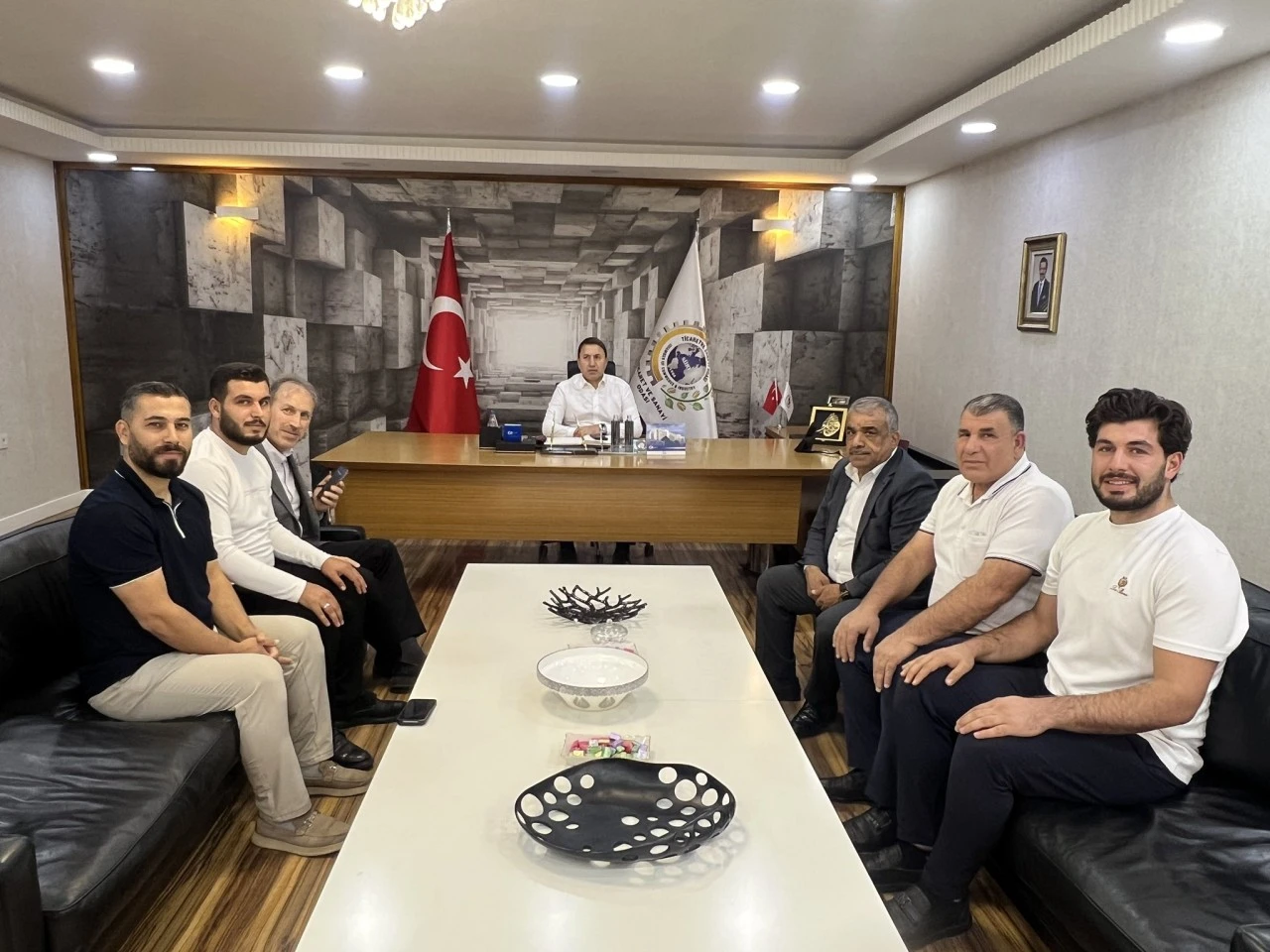 Siirt TSO Başkanı G&uuml;ven Kuzu&rsquo;ya Hayırlı Olsun Ziyaretleri S&uuml;r&uuml;yor