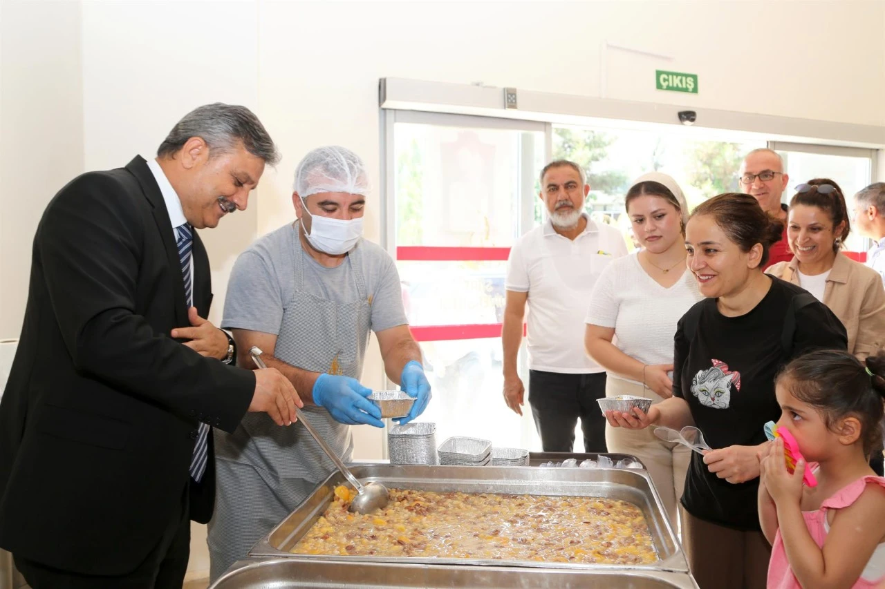 Siirt &Uuml;niversitesi'nde Muharrem Ayı Bereketi! Geleneksel Aşure G&uuml;n&uuml; Etkinliğinde Akademisyenler ve Personel Buluştu