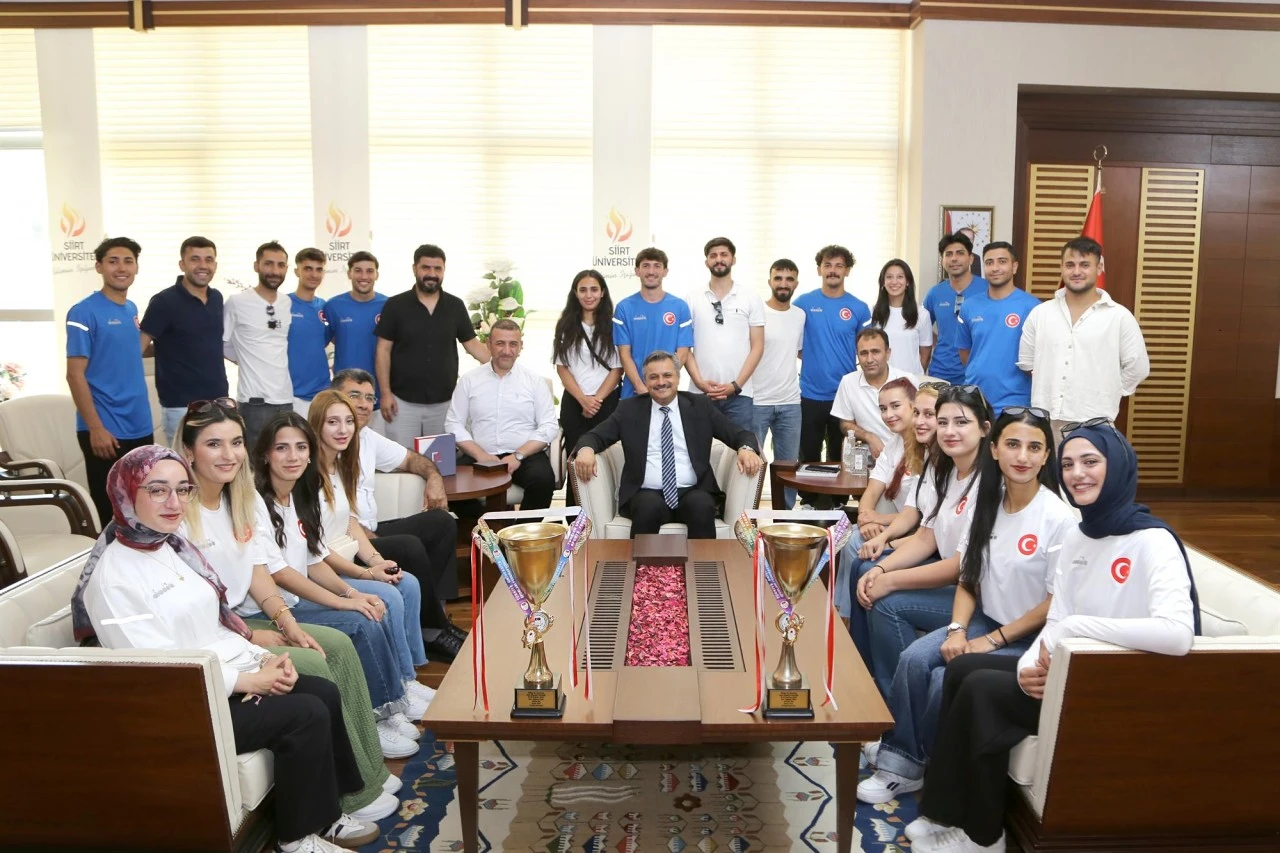 Siirt &Uuml;niversitesi Rekt&ouml;r&uuml; T&uuml;rkiye Şampiyonlarını Ağırladı
